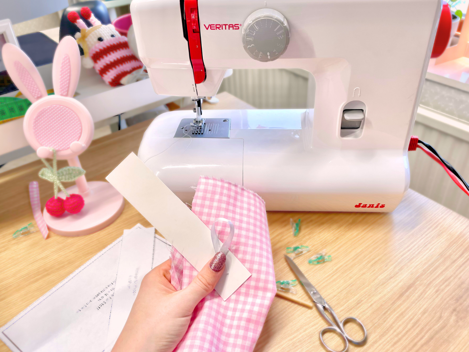 Blog-Inhaltsbild für 'Stoff-Lesezeichen aus Stoffresten nähen – ein kleines Nähprojekt'