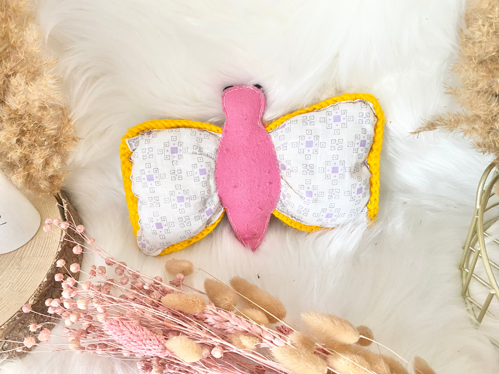 Blog-Inhaltsbild für 'Vom Webstück zum Webtier – wenn aus Fäden lebendige Wesen werden'