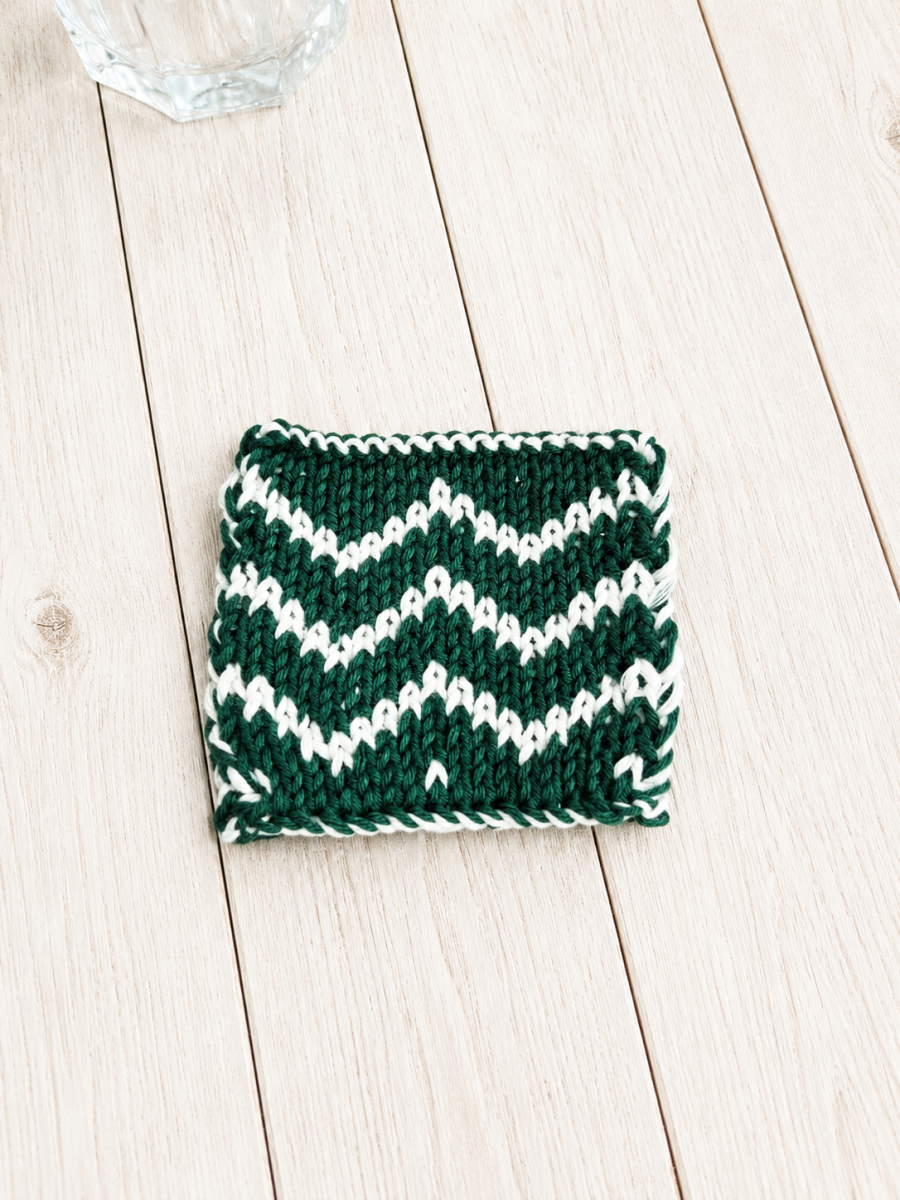 Blog-Inhaltsbild für 'Kostenlose Strickanleitung für Glasuntersetzer im Vintage Look'