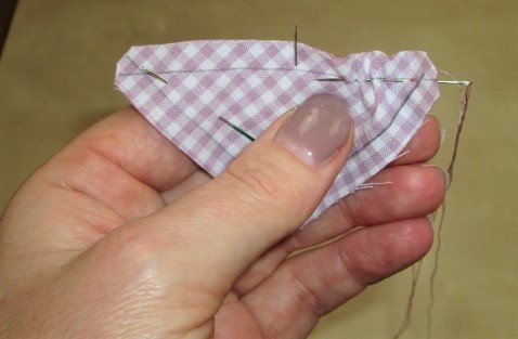 3_Schritt_fuer_schritt_Anleitung_Hand_naehen_Rechtshaender_running_stitch_gratis_anleitung