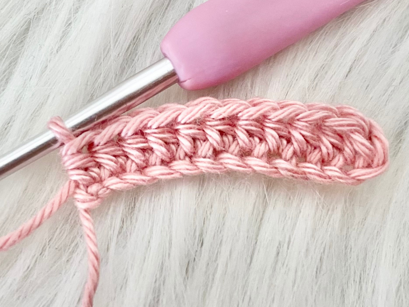 Blog-Inhaltsbild für 'Häkeln lernen: Tipps und Tricks, kostenloses Tutorium von Wolldiamant'