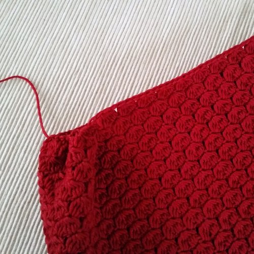 Blog-Inhaltsbild für 'Kostenlose Häkelanleitung: Feminine Slouchy-Mütze'