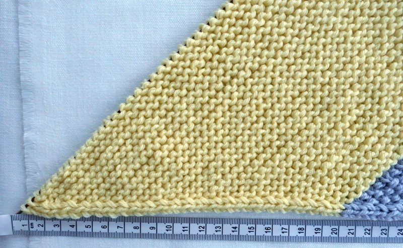 Blog-Inhaltsbild für 'Die weichste Babydecke der Welt im Mustermix - Kostenlose Strickanleitung'