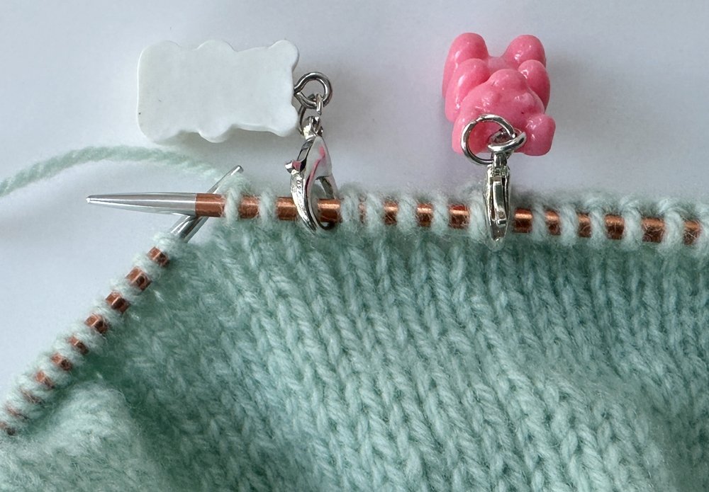 Blog-Inhaltsbild für 'Strickanleitung Babyhose in 3 Größen'