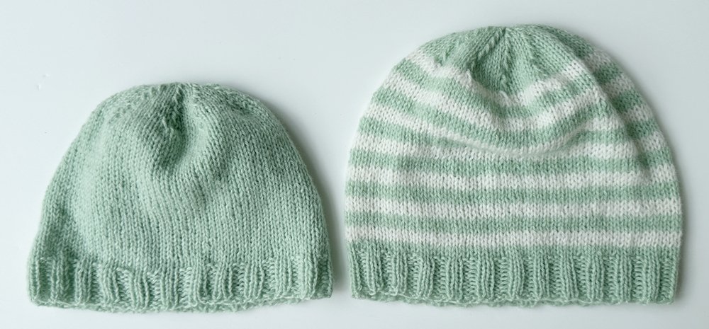 Blog-Inhaltsbild für 'Strickanleitung Babymützen in zeitlosem Design'