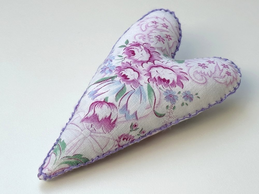 Blog-Inhaltsbild für 'Lavendel-Serie Teil 2: Lavendel-Herzen in verschiedenen Varianten nähen'