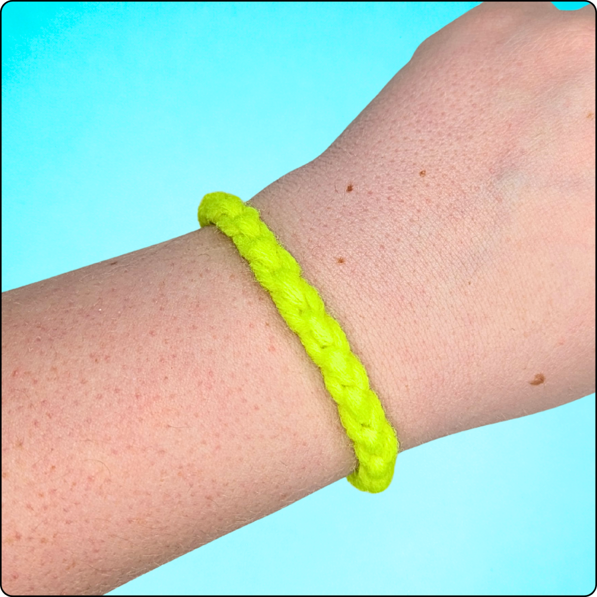 Blog-Inhaltsbild für '🧶 Häkeln für Kinder – Teil 1: Die ersten Schritte'