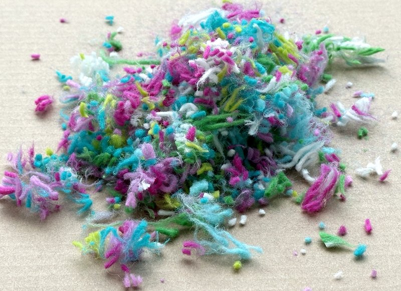 Blog-Inhaltsbild für 'Basteln mit Kindern: Spielbälle aus Filzwollresten fertigen'