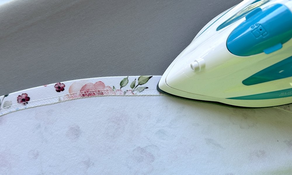Blog-Inhaltsbild für 'Sommer-DIY: Perfekt sitzende Tischdecken mit Gummizug selbst nähen'