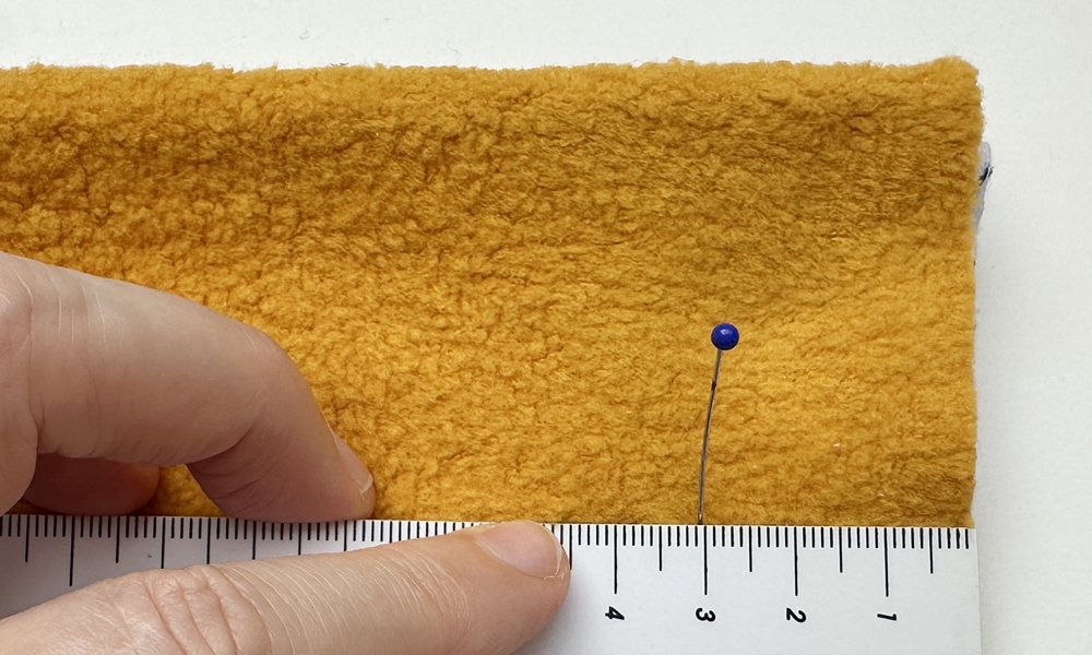 Blog-Inhaltsbild für 'Modernes Knoten-Stirnband in 2 Varianten nähen – Ratzfatz fertig'
