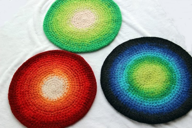 Blog-Inhaltsbild für 'Gefilztes rundes Sitzkissen aus Wollresten'