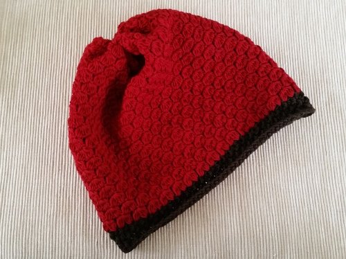 Blog-Inhaltsbild für 'Kostenlose Häkelanleitung: Feminine Slouchy-Mütze'