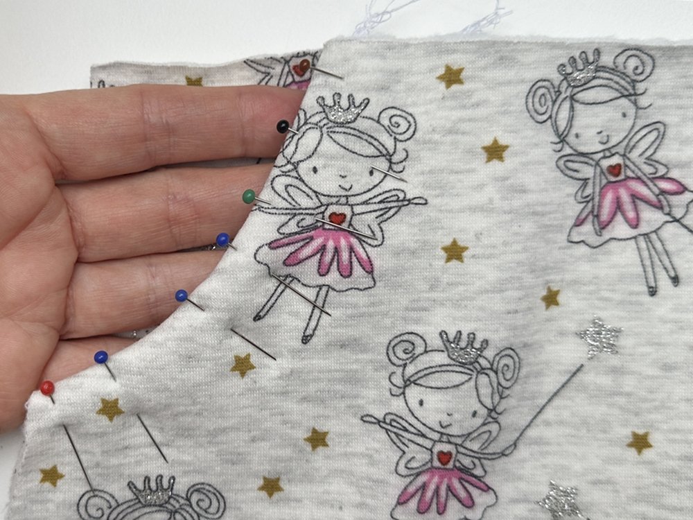 Blog-Inhaltsbild für 'Cooles Kinderkleid mit Taschen nähen'
