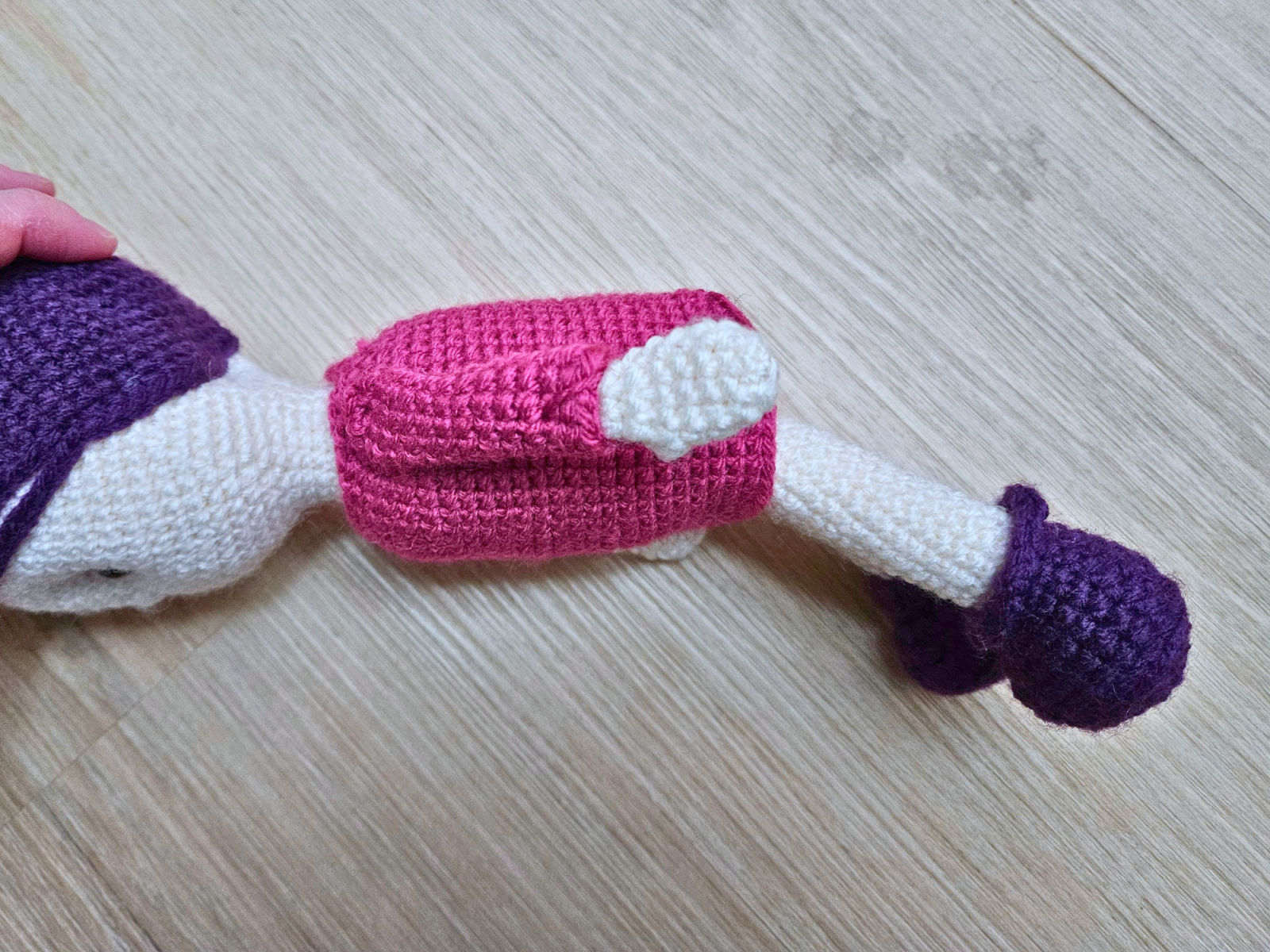 Blog content image for 'Free crochet pattern: Christmas Elf Poinsettia'