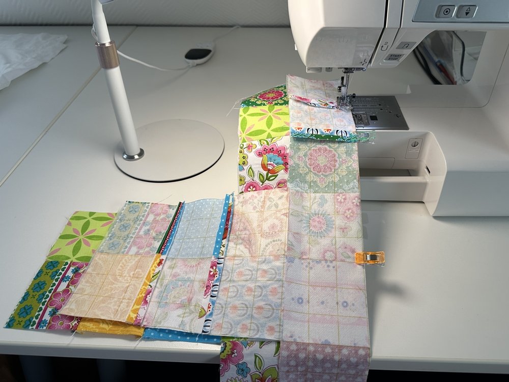Blog-Inhaltsbild für 'Kindertasche im Patchwork-Style - Kostenlose Nähanleitung'