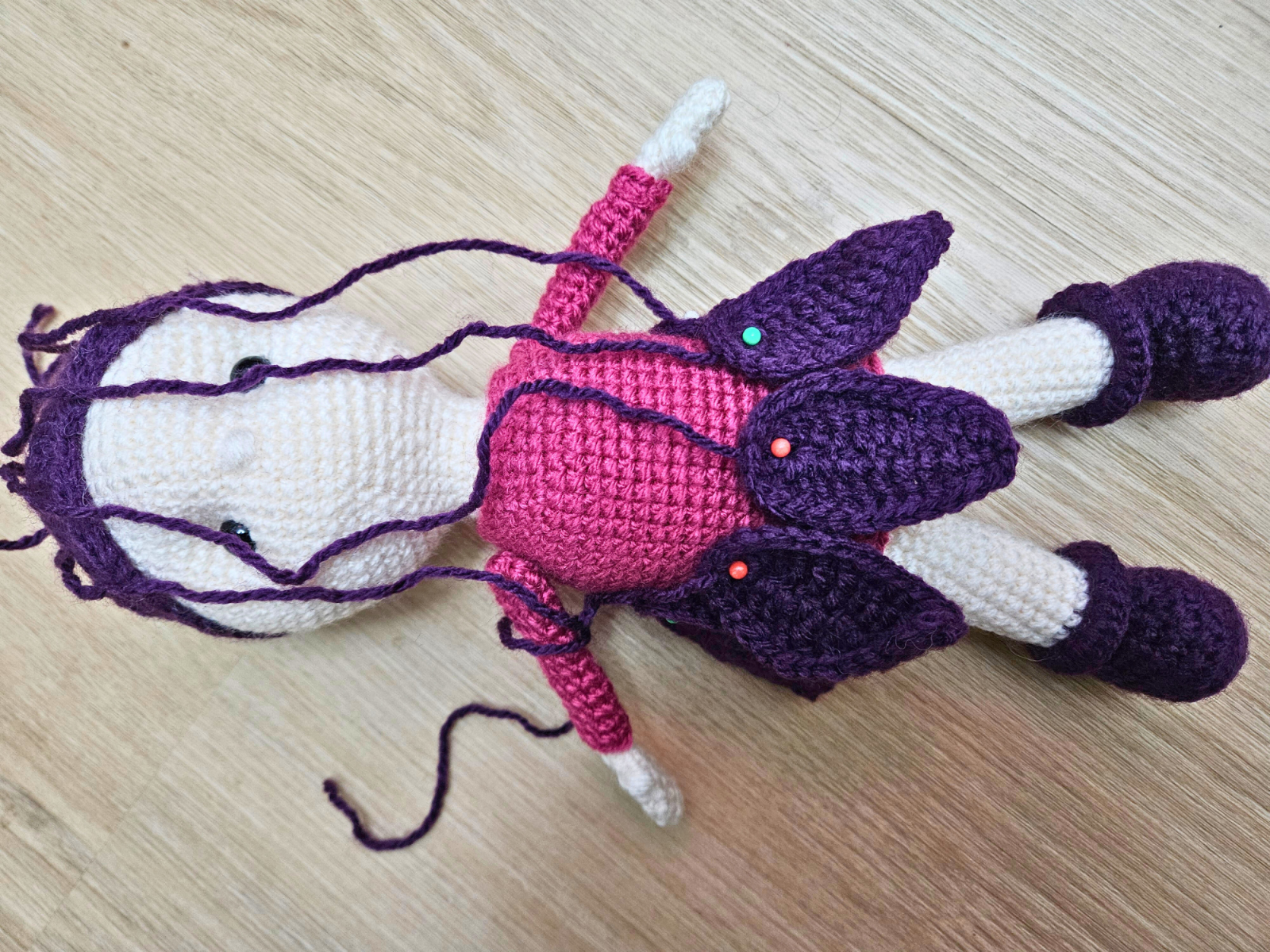 Blog content image for 'Free crochet pattern: Christmas Elf Poinsettia'