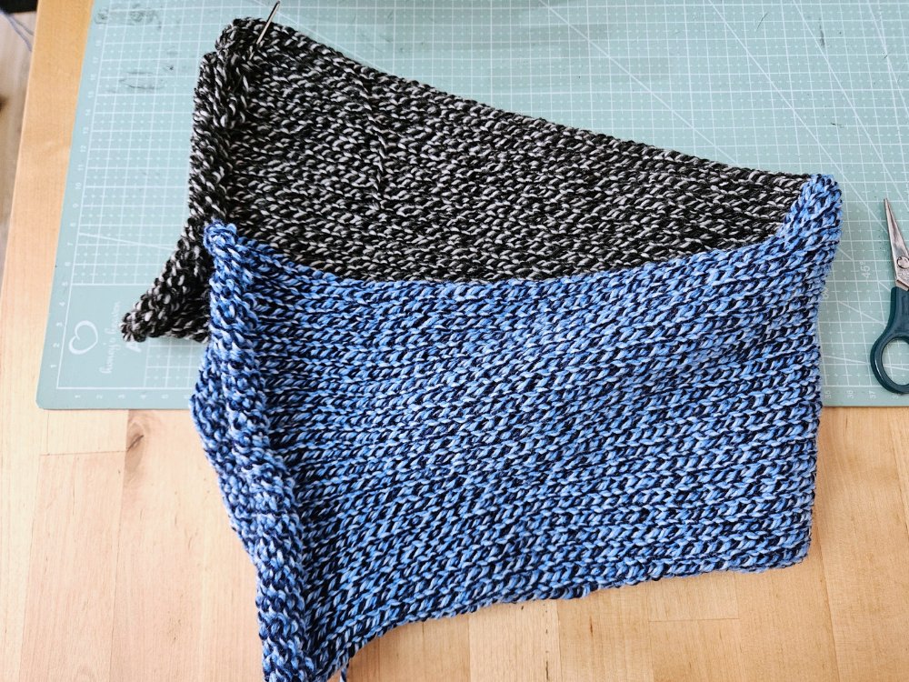 Blog-Inhaltsbild für 'Strickmühlen Praxisguide #2: Erste Projekte (Beanie & Loop)'