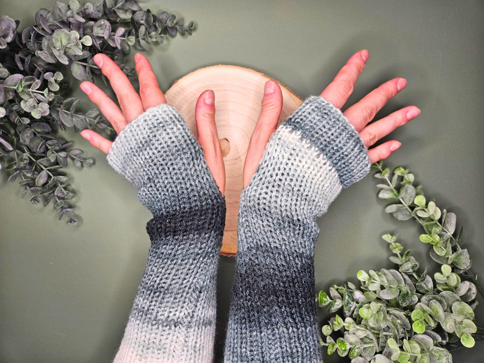Blog content image for 'Knit Fingerless Gloves with a Thumb Hole on the Addi Express Kingsize'