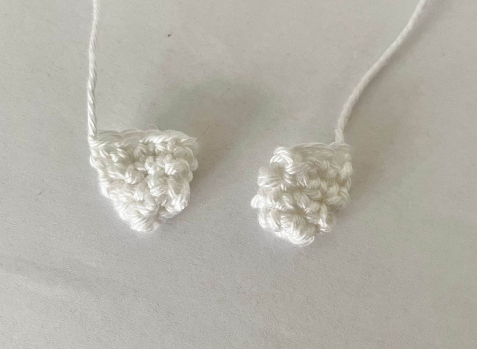 Blog-Inhaltsbild für 'Ein kleiner Dino zum Verlieben – Häkelanleitung für Anfänger und Fortgeschrittene'