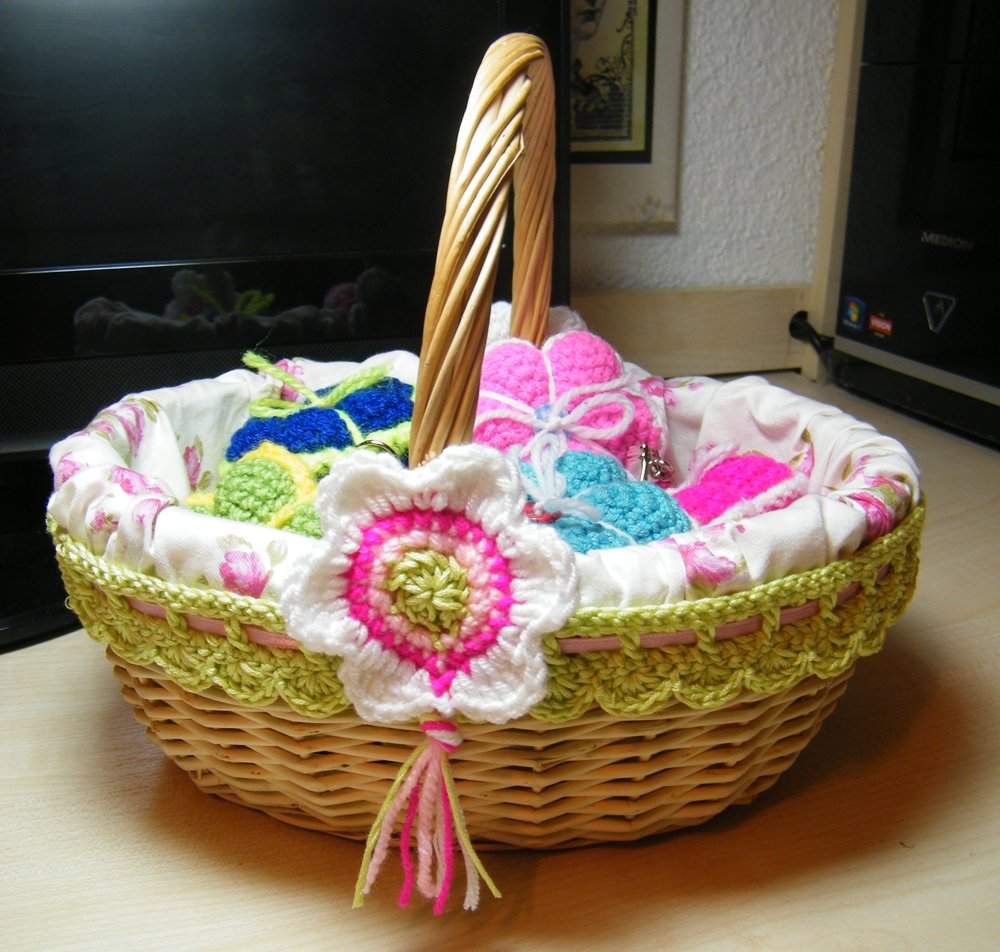 Blog-Inhaltsbild für 'Etwas Praktisches für den Garten: Tischtuchbeschwerer aus Garnresten häkeln'