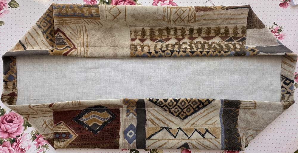 Blog-Inhaltsbild für 'DIY-Projekt: Vintage-Hocker aufhübschen'