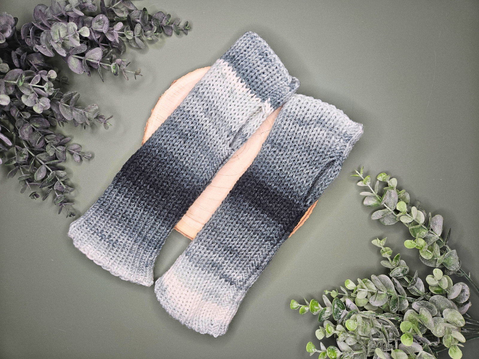Blog-Inhaltsbild für 'Armstulpen mit Daumenloch auf der Addi Express Kingsize stricken'