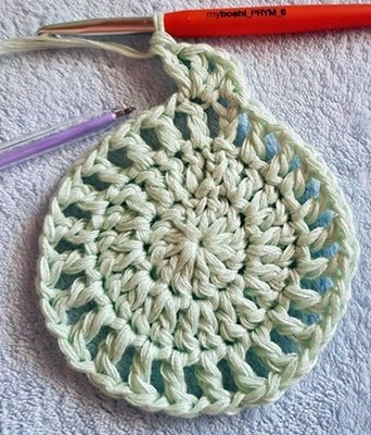 Blog-Inhaltsbild für 'Häkelanleitung runde Babydecke ++ Alisa ++'