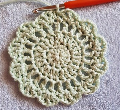 Blog-Inhaltsbild für 'Häkelanleitung runde Babydecke ++ Alisa ++'