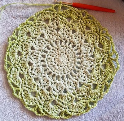 Blog-Inhaltsbild für 'Häkelanleitung runde Babydecke ++ Alisa ++'