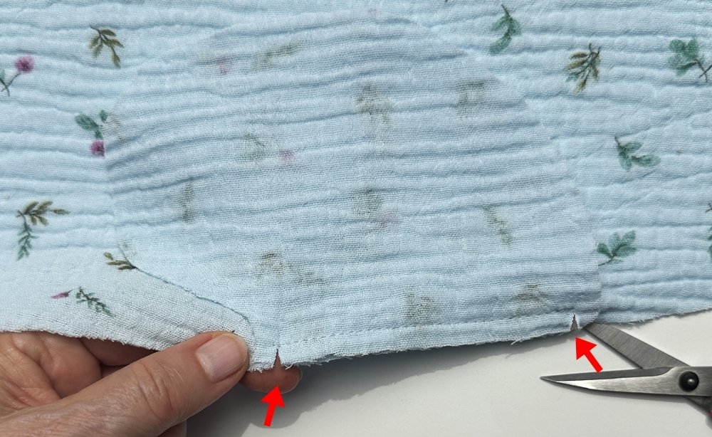 Blog-Inhaltsbild für 'Musselinkleid für Mädchen nach einem kostenlosen Schnittmuster - Top oder Flop?'