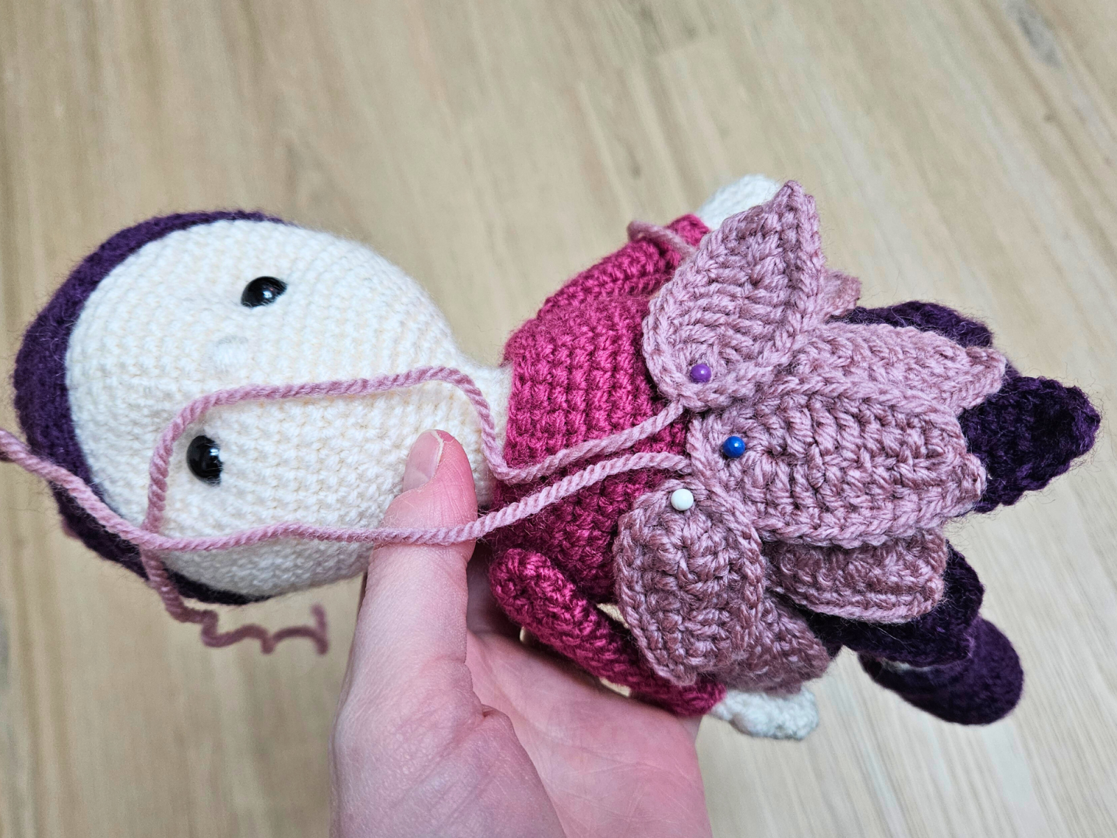 Blog content image for 'Free crochet pattern: Christmas Elf Poinsettia'