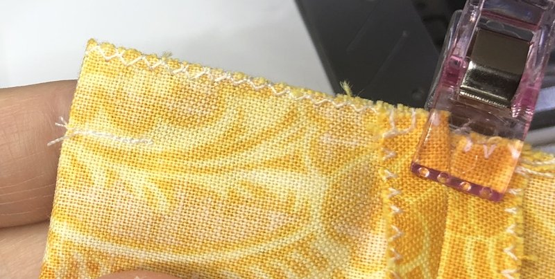 Blog-Inhaltsbild für 'Für Nähanfänger: Praktische Nähgewichte aus Stoffresten selber machen'