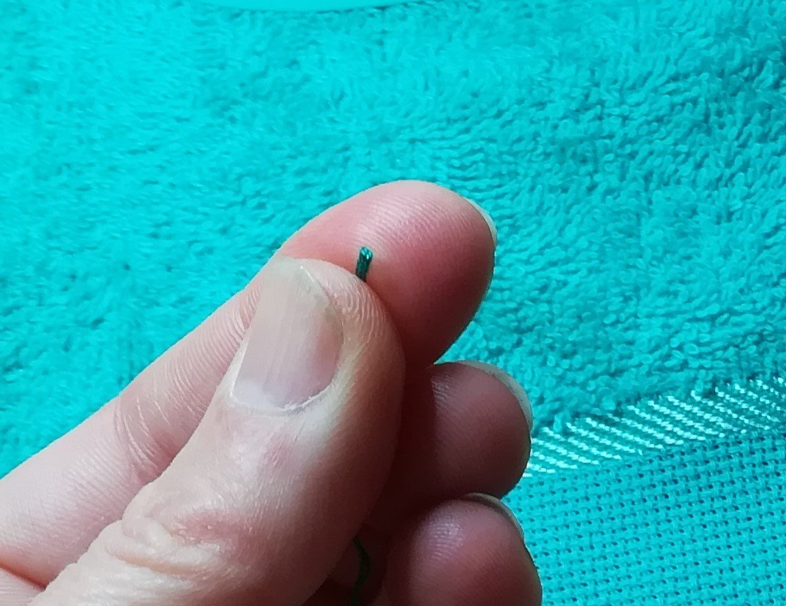 Blog-Inhaltsbild für 'Besticke mit mir ein Lätzchen und lerne dabei den Kreuzstich - Tutorial für Anfänger*innen inkl gratis Stickvorlage "Food Designer" und  "Designerin"'