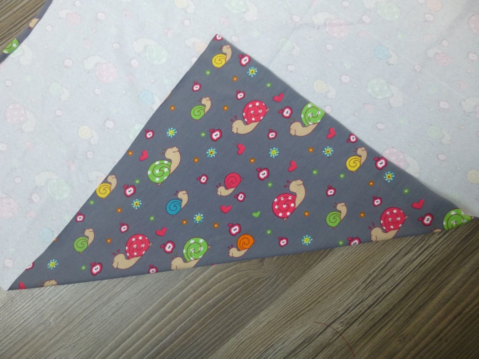 Blog-Inhaltsbild für 'Näh-Anleitung: Schönes Halstuch / Dreieckstuch'