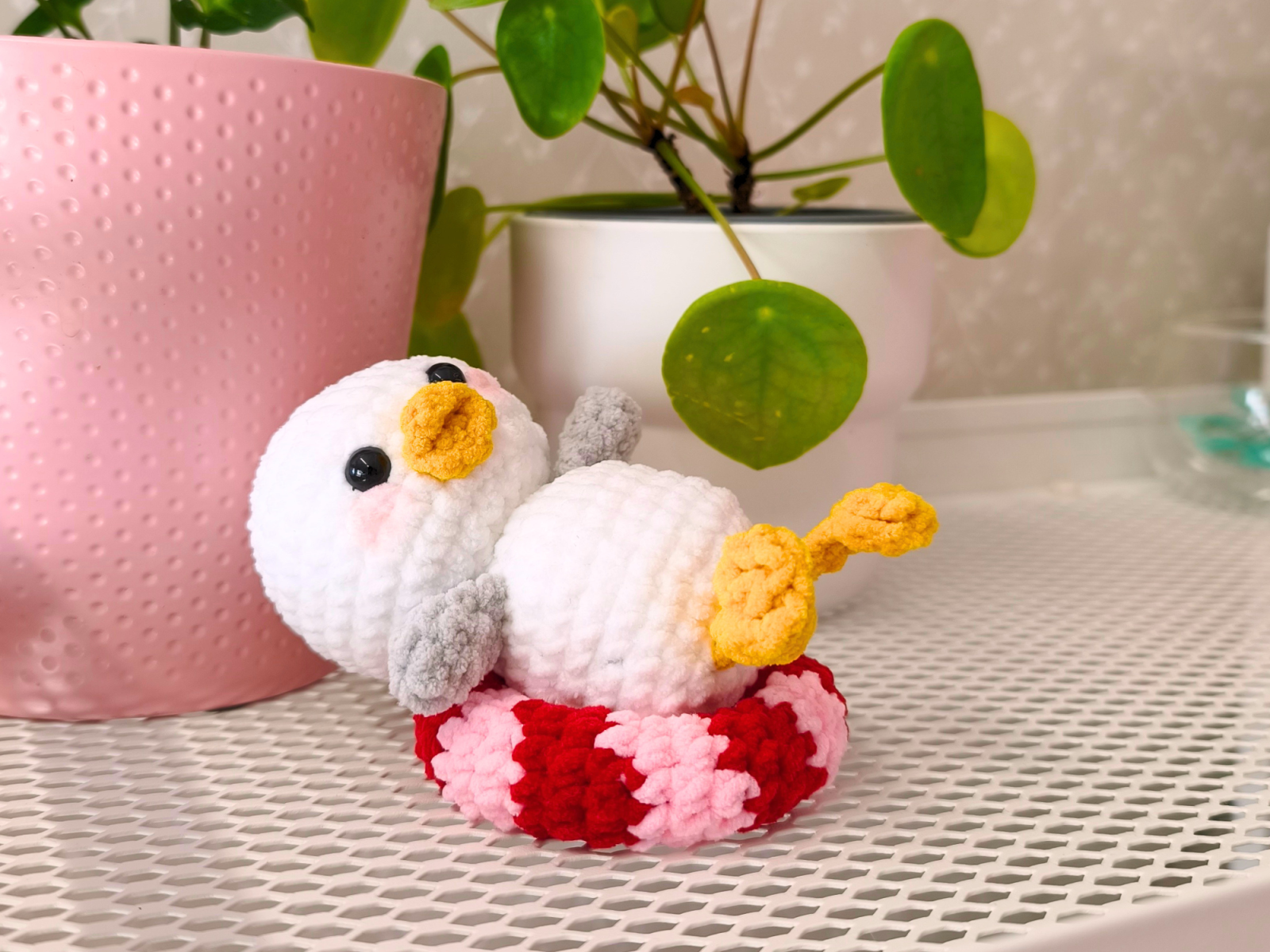 Blog-Inhaltsbild für 'Kostenlose Häkelanleitung – Möwe „Albert“ mit Schwimmring'