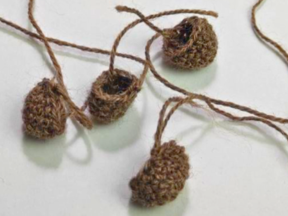 Blog-Inhaltsbild für 'Kostenlose Häkelanleitung Eierbecher Schäfchen für Ostern'