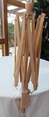 Blog-Inhaltsbild für 'Wolle schnell und komfortabel wickeln - Schirmhaspel und Wollwickler im Einsatz'