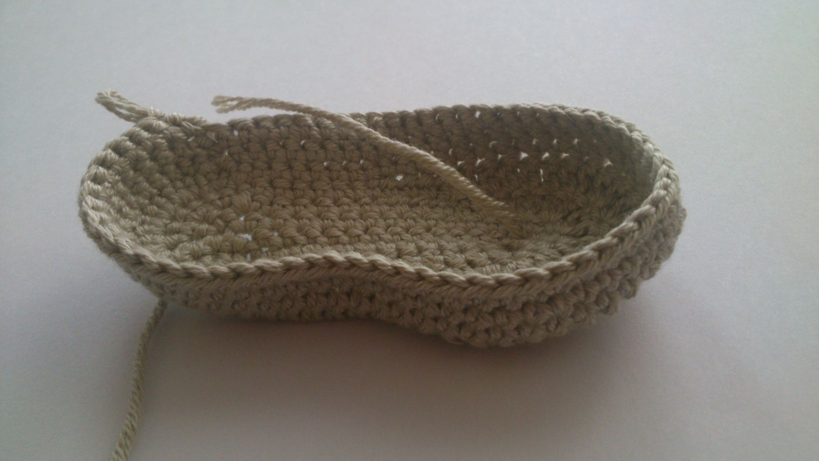 Blog-Inhaltsbild für 'Häkelanleitung Babyschuhe „Schlafende Katzen“'