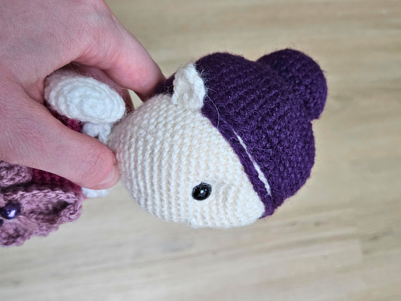 Blog content image for 'Free crochet pattern: Christmas Elf Poinsettia'