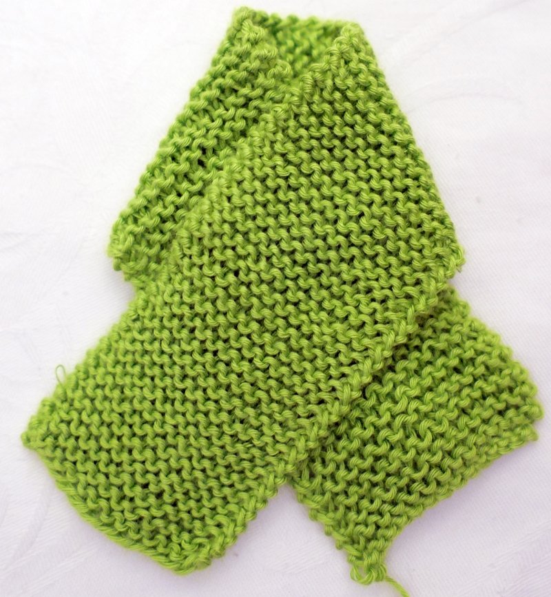 Blog-Inhaltsbild für 'Stricken mit Kindern: Kinderleichte Puppenmode für Strickanfänger'