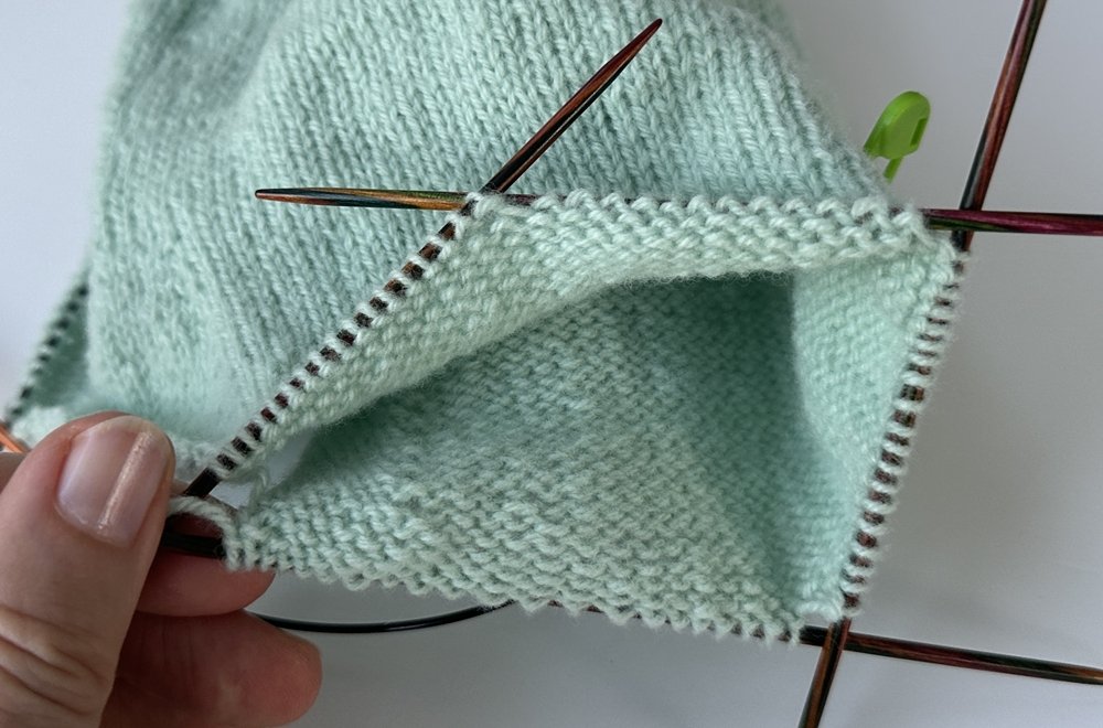 Blog-Inhaltsbild für 'Strickanleitung Babyhose in 3 Größen'