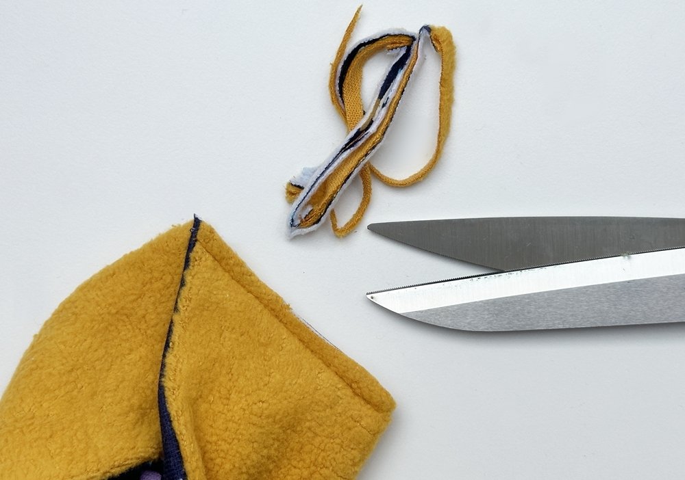Blog-Inhaltsbild für 'Modernes Knoten-Stirnband in 2 Varianten nähen – Ratzfatz fertig'