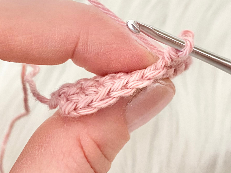 Blog-Inhaltsbild für 'Häkeln lernen: Tipps und Tricks, kostenloses Tutorium von Wolldiamant'