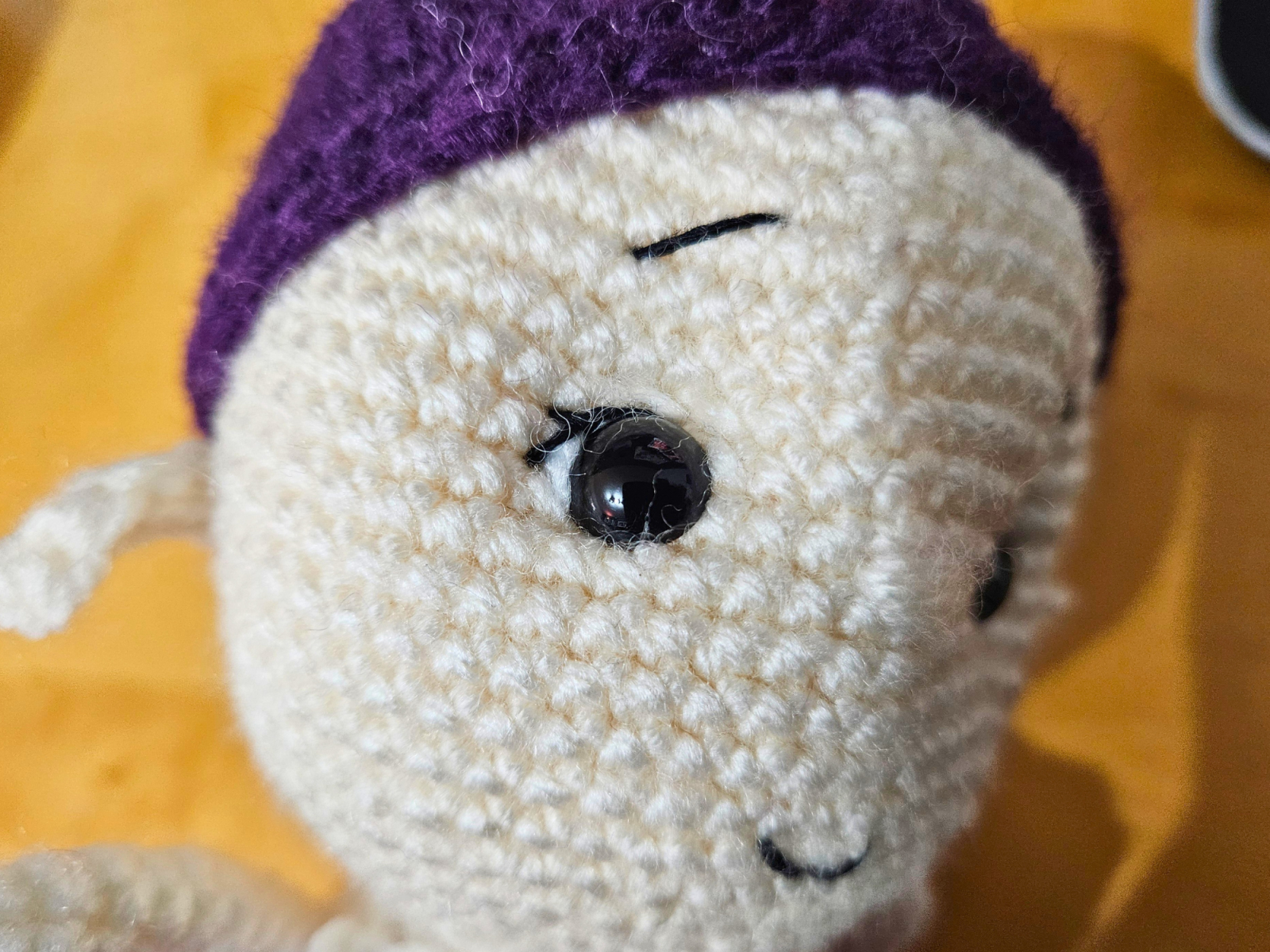 Blog content image for 'Free crochet pattern: Christmas Elf Poinsettia'