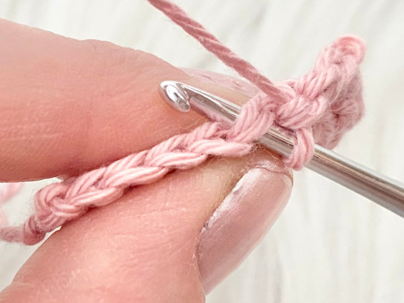 Blog-Inhaltsbild für 'Häkeln lernen: Tipps und Tricks, kostenloses Tutorium von Wolldiamant'