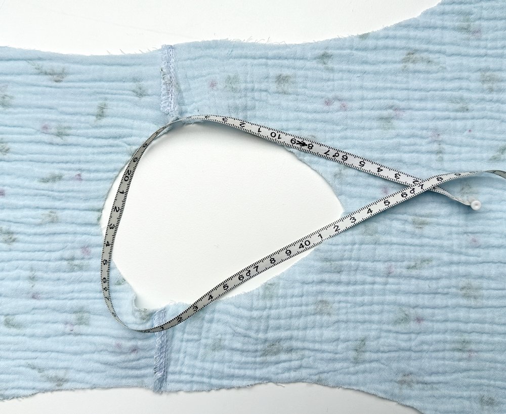 Blog-Inhaltsbild für 'Musselinkleid für Mädchen nach einem kostenlosen Schnittmuster - Top oder Flop?'