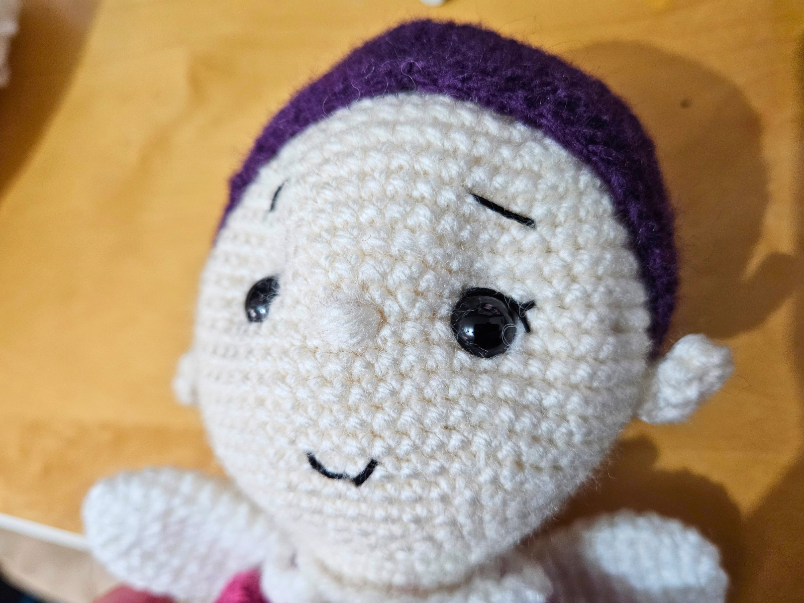 Blog content image for 'Free crochet pattern: Christmas Elf Poinsettia'