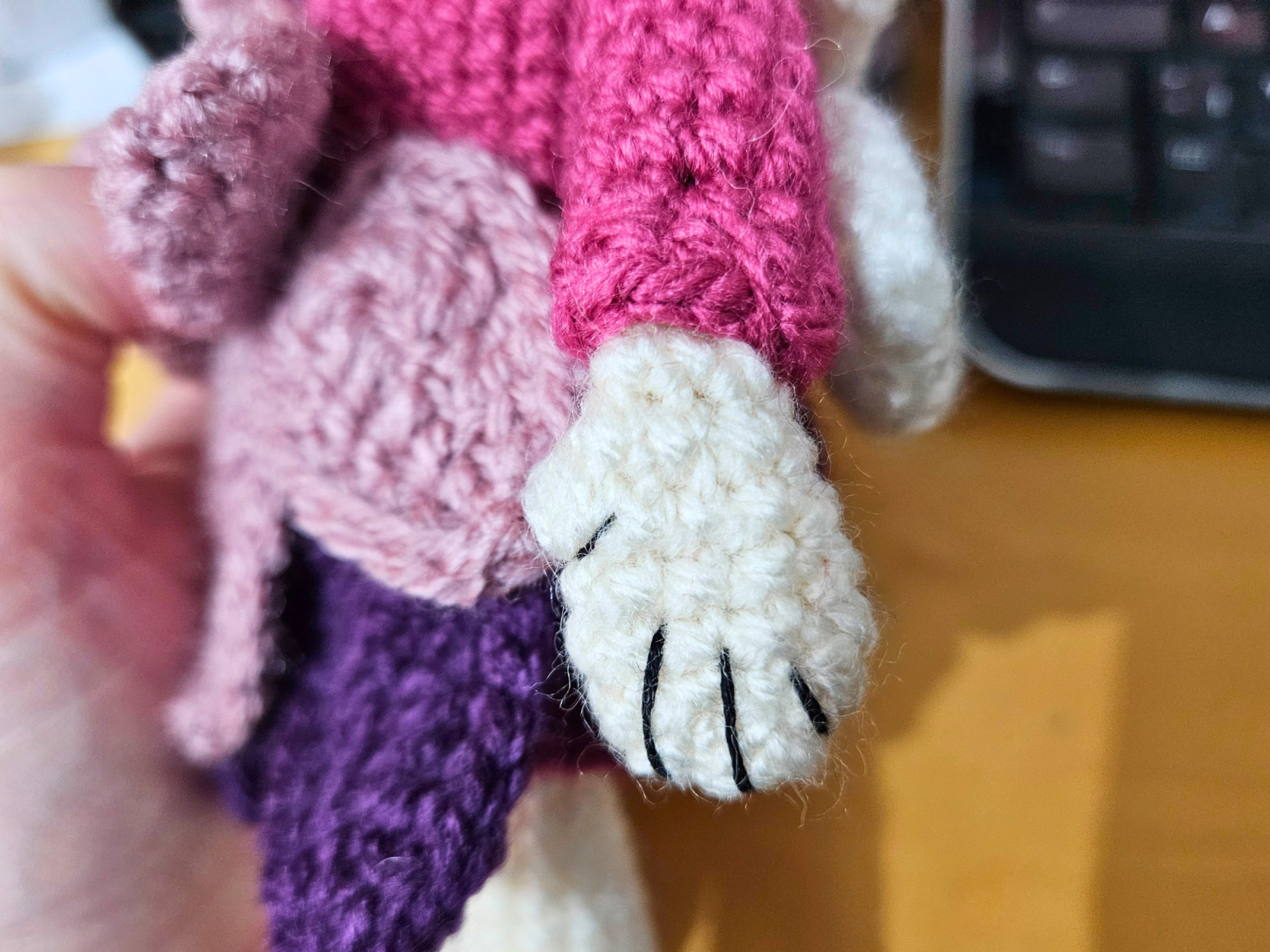 Blog content image for 'Free crochet pattern: Christmas Elf Poinsettia'