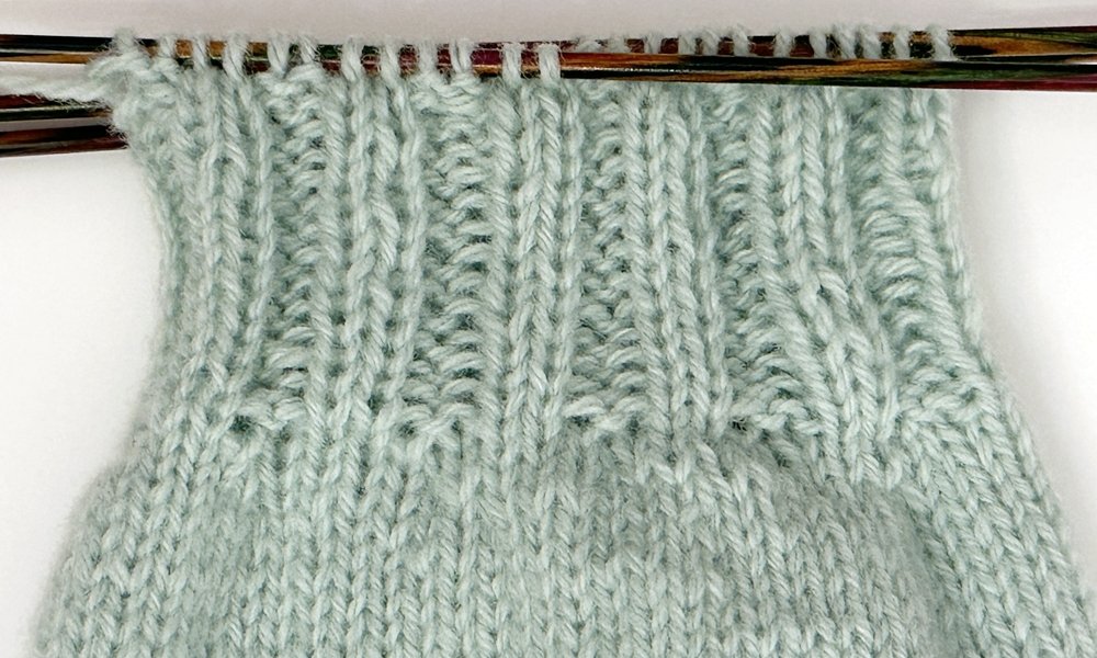 Blog-Inhaltsbild für 'Strickanleitung Babyhose in 3 Größen'