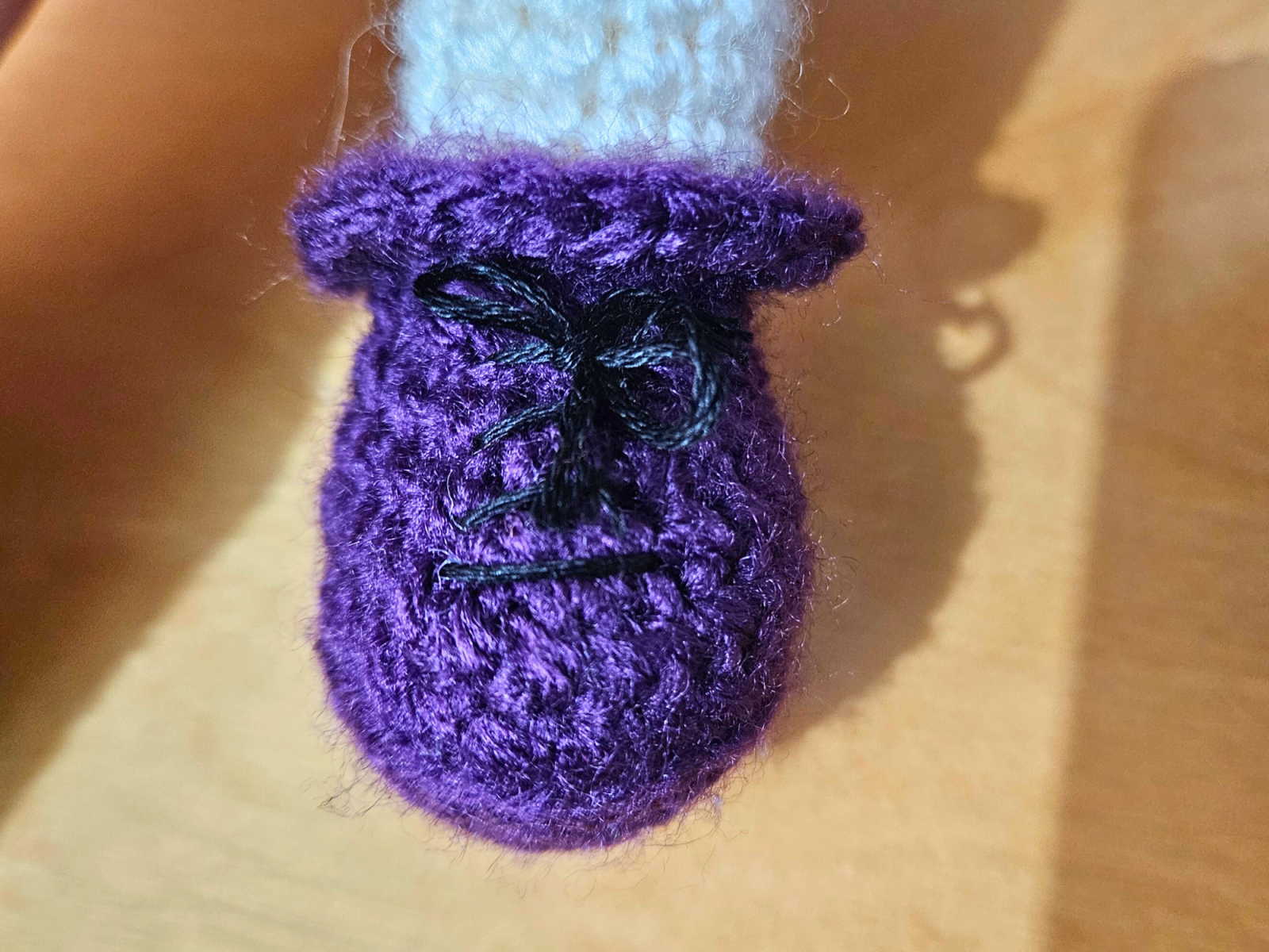 Blog content image for 'Free crochet pattern: Christmas Elf Poinsettia'